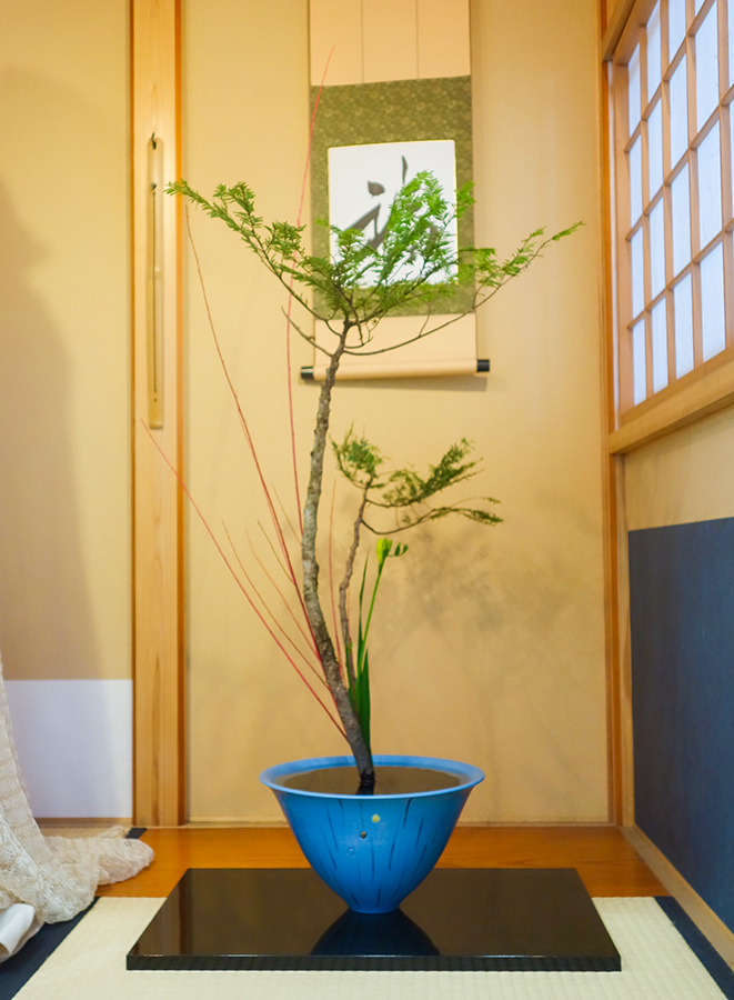 池坊  生花  新風体        花器（ガラス）他にも花器を出品しております